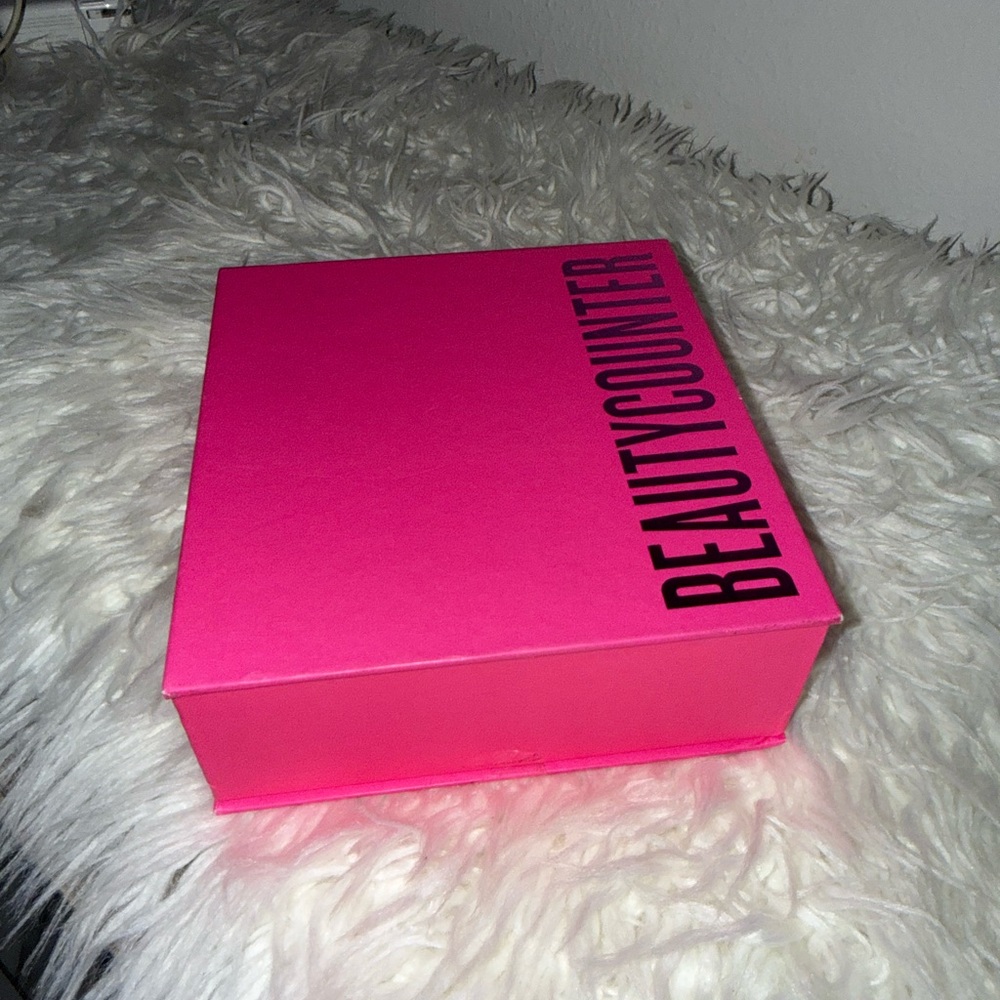 Beautycounter Vibrant Pink Makeup Organizer